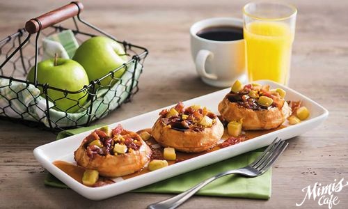 Mimis-Cafe-Bacon-Apple-Waffles